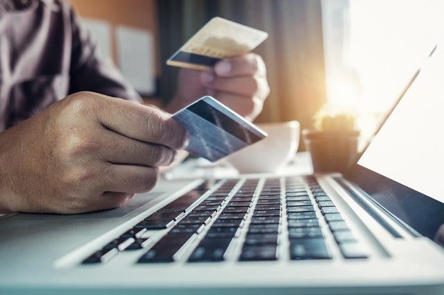 Когда нужно обязательно менять банковскую карточку?