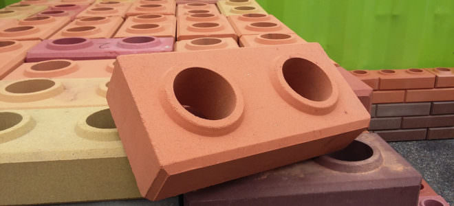 Кирпич лего — какое оборудование используется для его производства