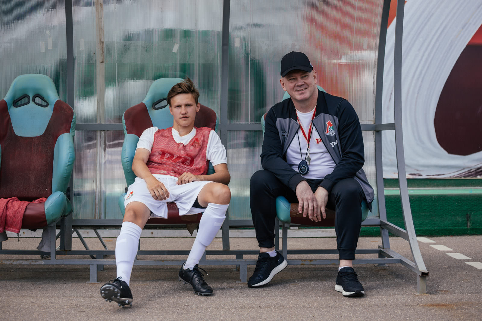 Сериал Вне игры