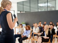 Как научится выступать на публике