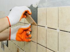 Как найти специалистов для укладки плитки в ванной