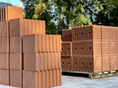 Строительные блоки: основные типы, применение и экологическая значимость