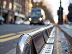 Металлические дорожные ограждения: надёжность, безопасность и эстетика