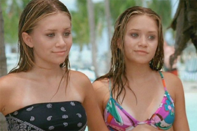 Тропики, фенечки и серфинг: провожаем лето в стиле "кокосовой девушки" &mdash; тренда из нулевых, который захватил тикток