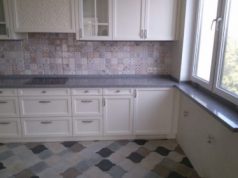 Подоконники из искусственного камня: сочетание стиля и качества